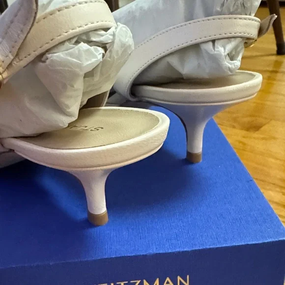 Stuart Weitzman Cream Pointed Toe Heels - Picture 6 of 7